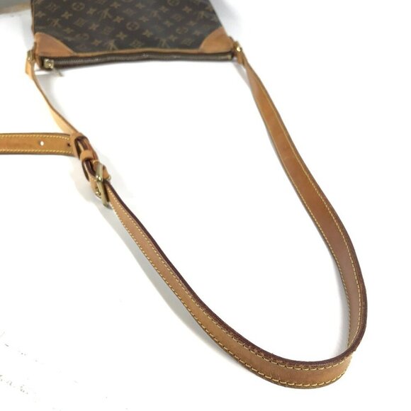 LOUIS VUITTON Brown Monogram Canvas Pochette Shoulder Bag - Picture 7 of 16